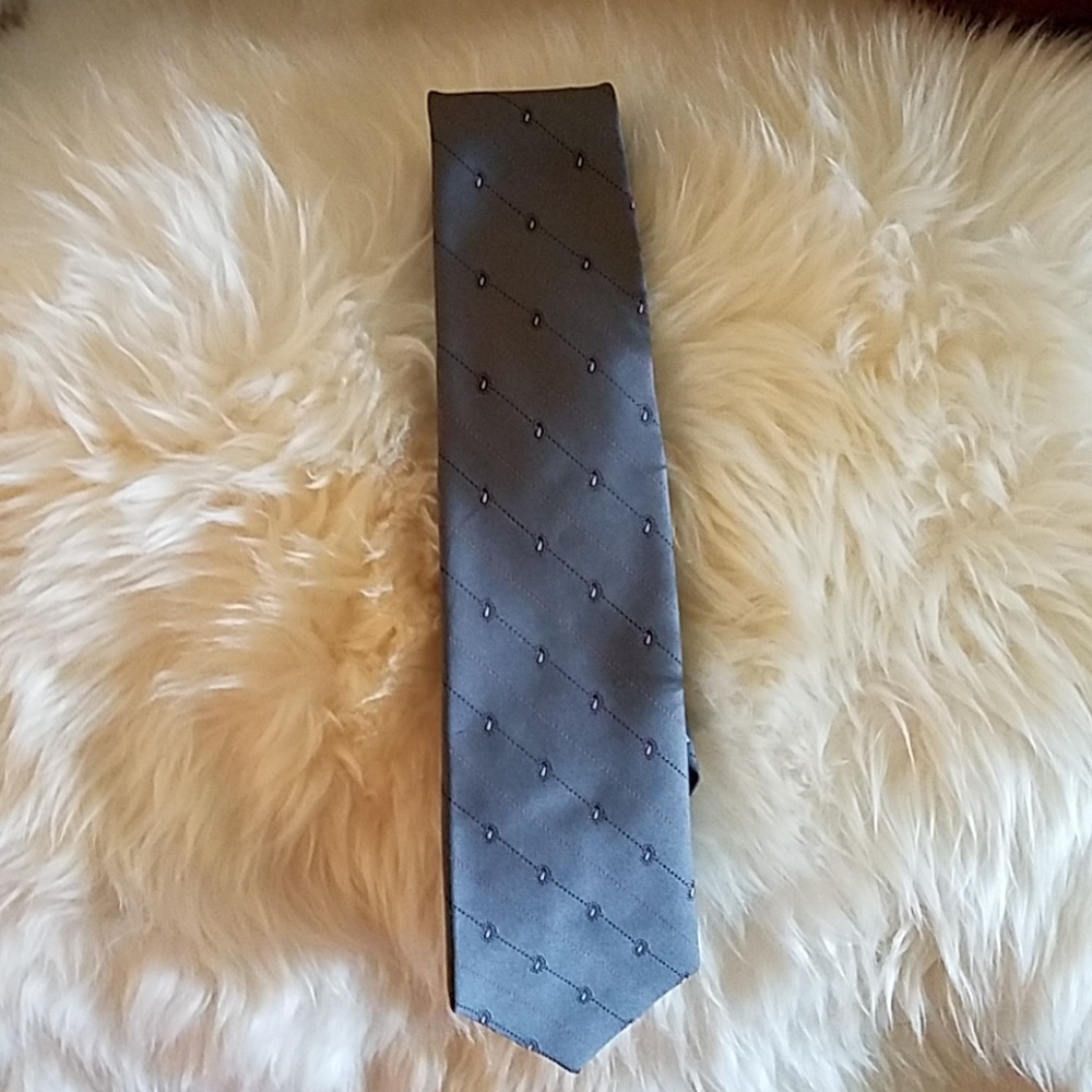 Van Heusen tie